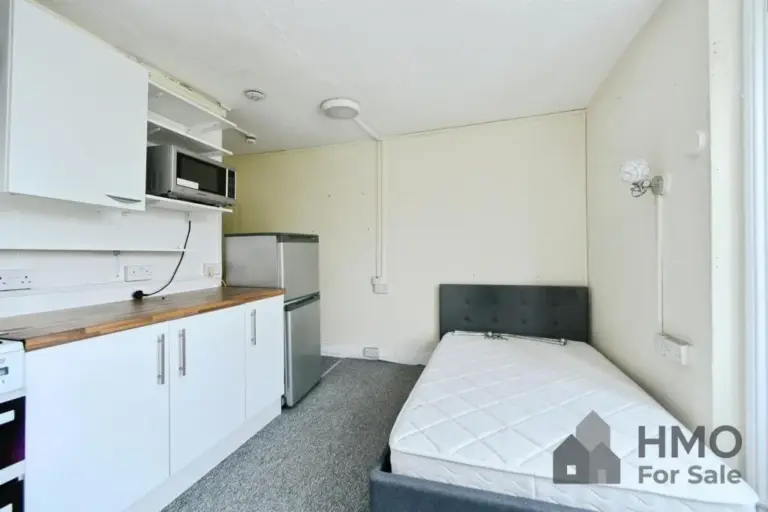 Bedsit 5