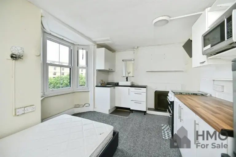 Bedsit 5