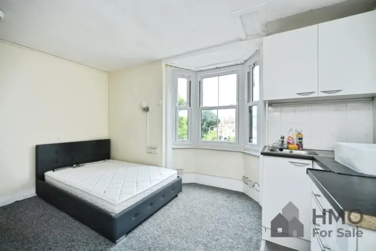 Bedsit 5